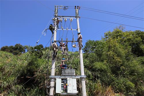 國網(wǎng)壽寧縣供電公司改造老舊線路讓村民用電更穩(wěn)定