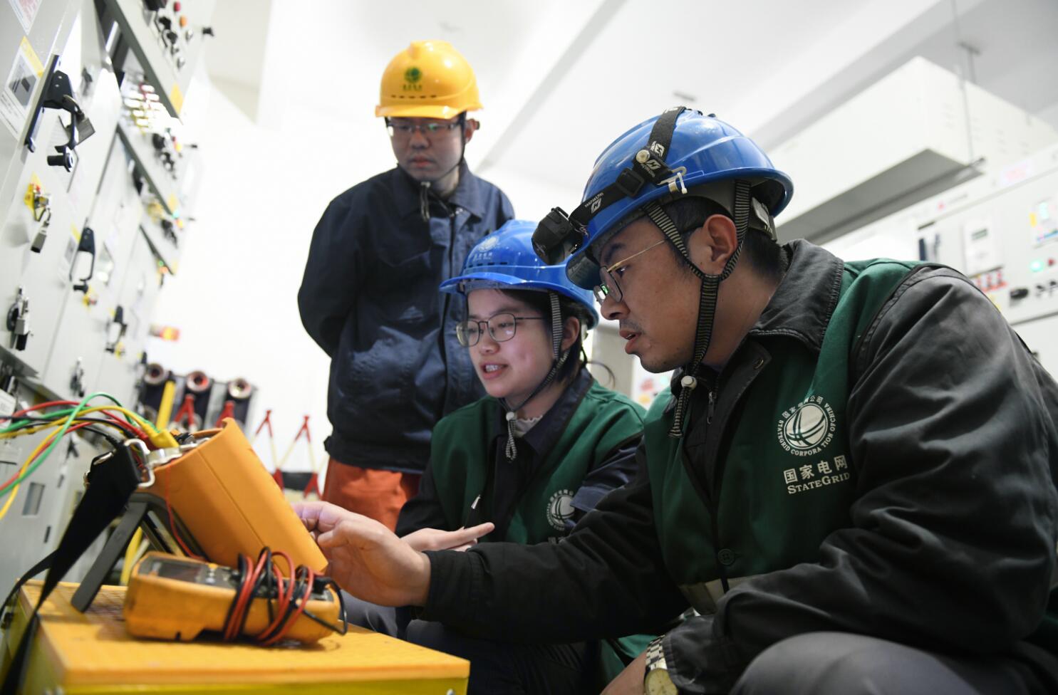 國網余姚市供電公司變電站綜合檢修為電網“強筋健骨”