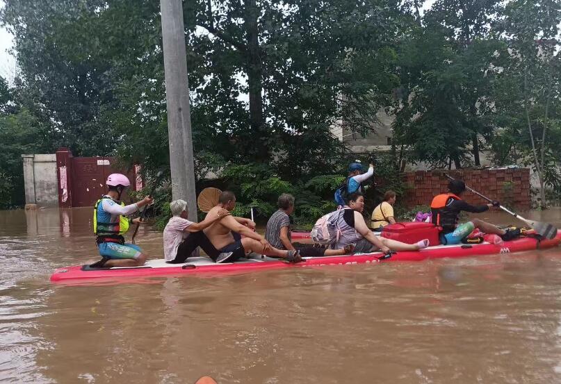 【防汛救災(zāi) 央企行動(dòng)】風(fēng)雨同心 人民至上 中國(guó)電建奮戰(zhàn)在防汛搶險(xiǎn)一線