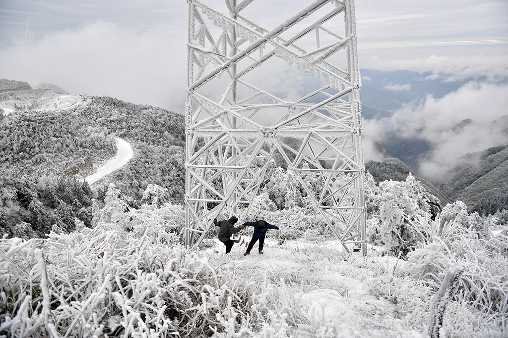 海拔1420米，電力“哨兵”風雪中守護萬家燈火