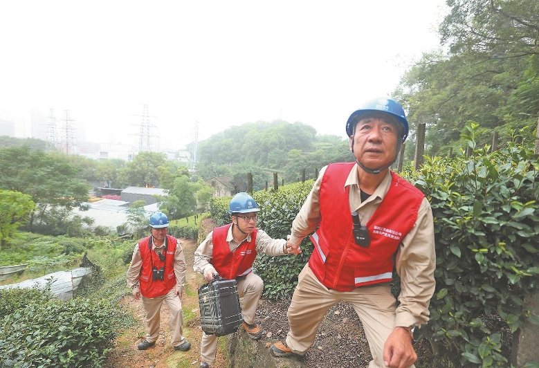 國網(wǎng)江蘇超高壓公司黨委強化黨建引領提升江蘇主網(wǎng)運檢質(zhì)效