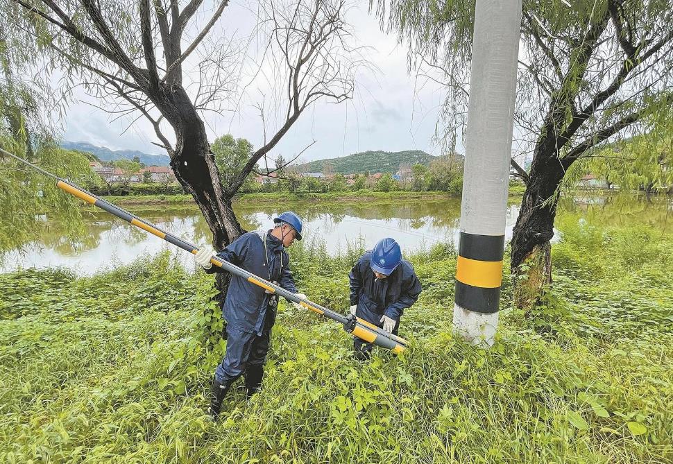 山東應(yīng)對強降雨 加強電網(wǎng)運行監(jiān)控